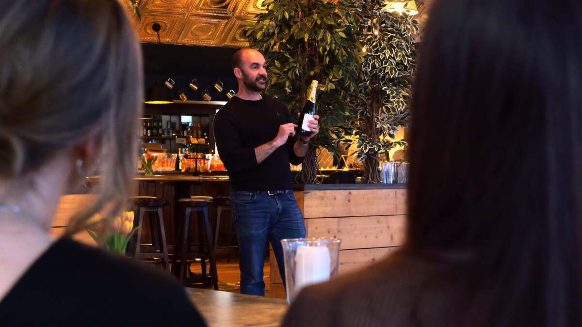 Dégustation de vins à Llanerch Vineyard pour dynamiser les entreprises locales