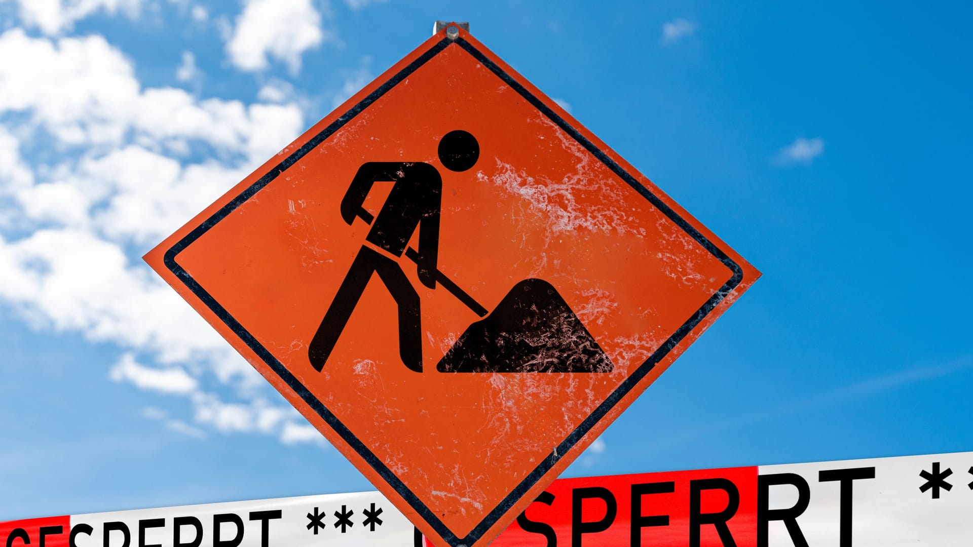 Sperrung an einer Autobahn (Symbolbild) Sperrung an einer Autobahn (Symbolbild)