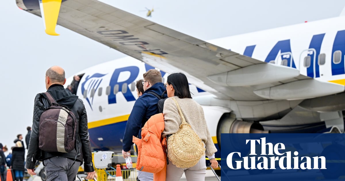 Huissiers montent à bord d'un vol Ryanair après un refus d'indemnisation pour retard