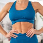 Les "bras de mariée" en vogue : ce simple entraînement Pilates en 3 mouvements sculpte vos épaules et dos