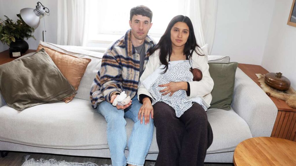 Lufthansa perd les valises de cadeaux pour bébé – Une famille déçue !