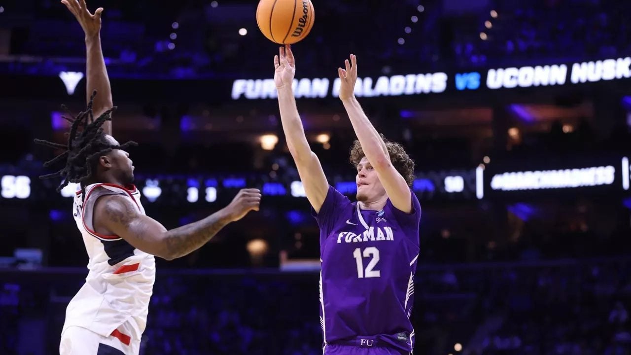 Paladins contre Huskies : le premier tour du tournoi NCAA captivant !