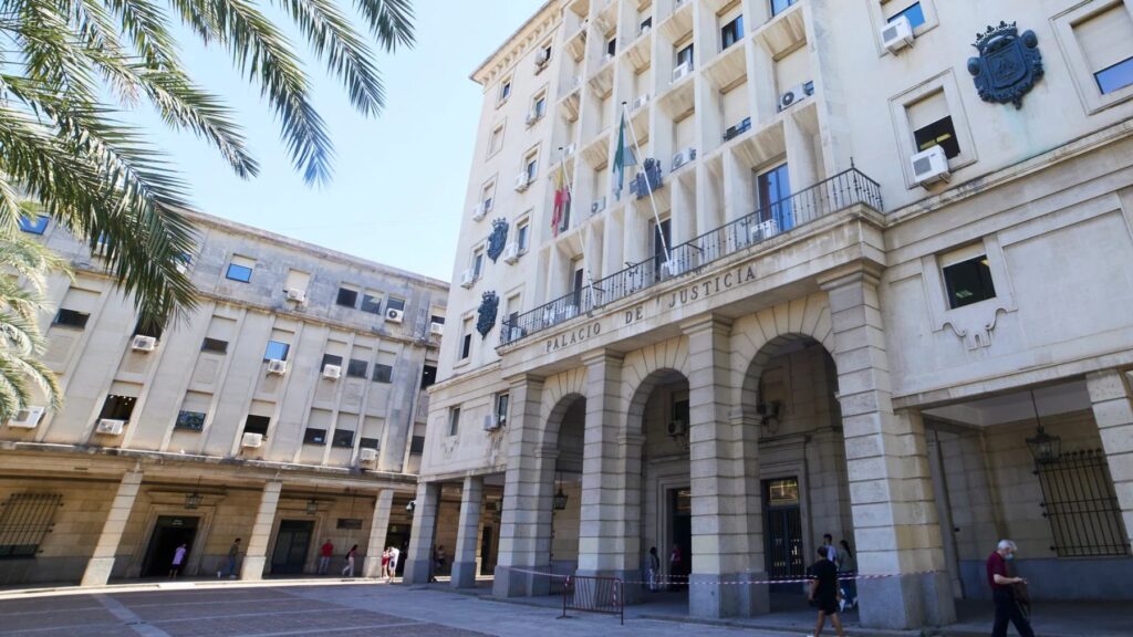 Poursuite de son ex-femme pour la pension, il se retrouve sous enquête fiscale