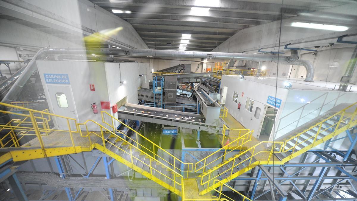 Tragédie à Murcia : Un ouvrier écrasé par un engin dans une usine de déchets
