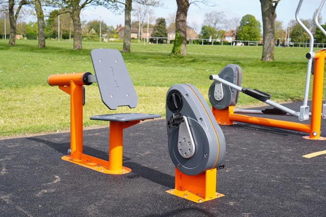 Nouveau gymnase extérieur de 35 000 £ à St Peter’s Recreation Ground !