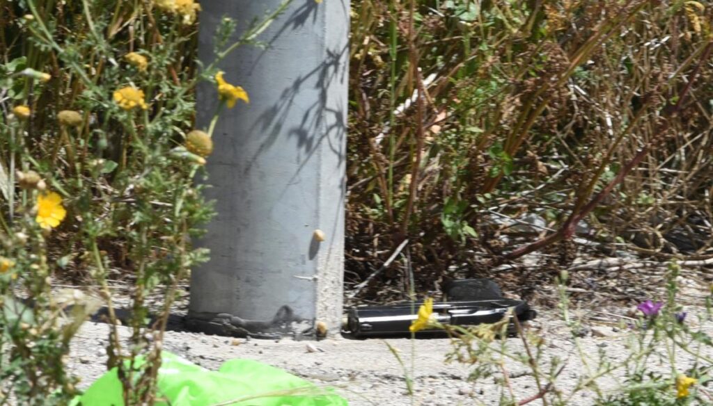 Père et frère blessés, la police neutralise un homme en fuite