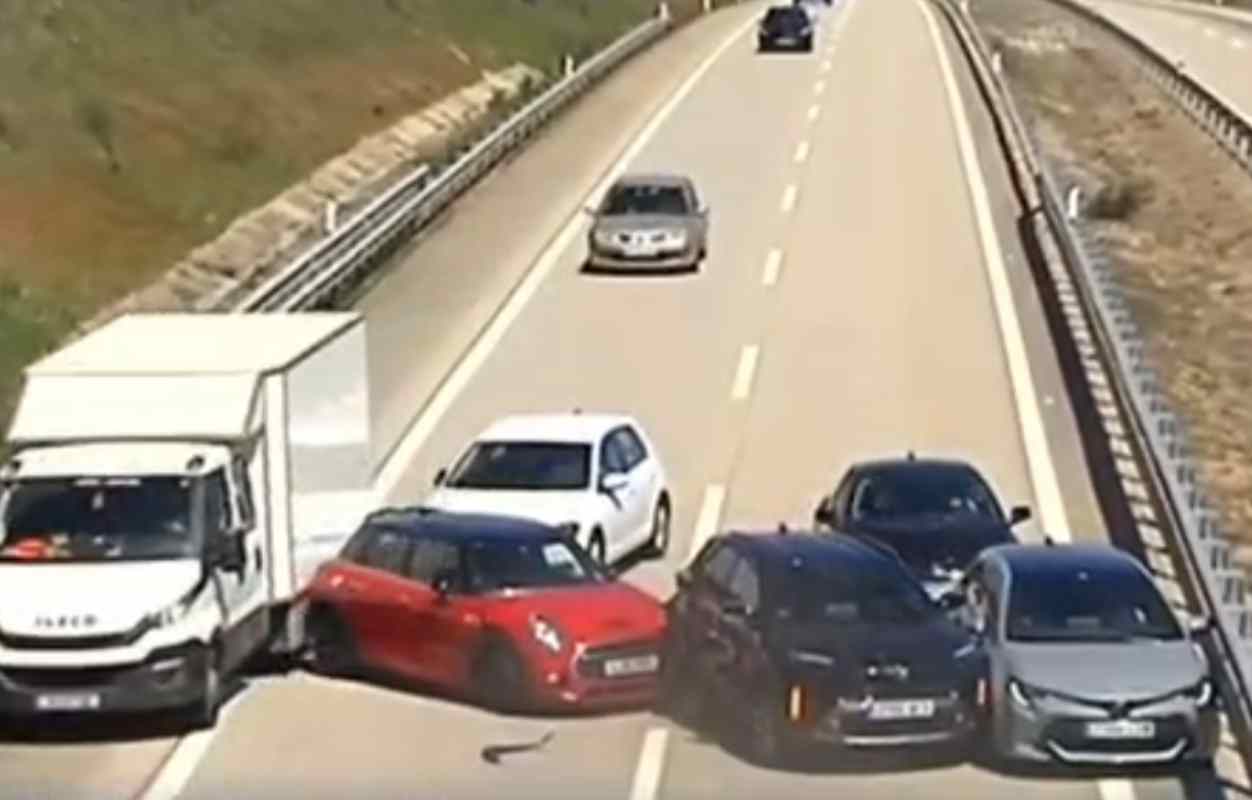 Accident en direct sur l'A-5 à Talavera : les caméras de CMM capturent la scène