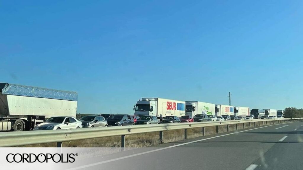 Accidents sur l'A-4 près de Córdoba : embouteillage à cause d'une collision multiple