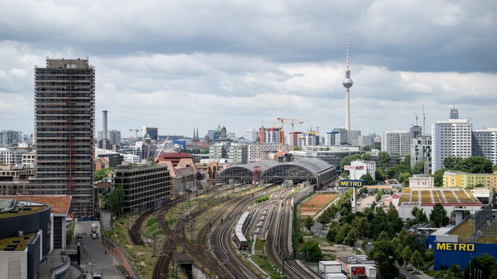 Aucun train régional ou intercity entre Charlottenburg et Ostbahnhof ।