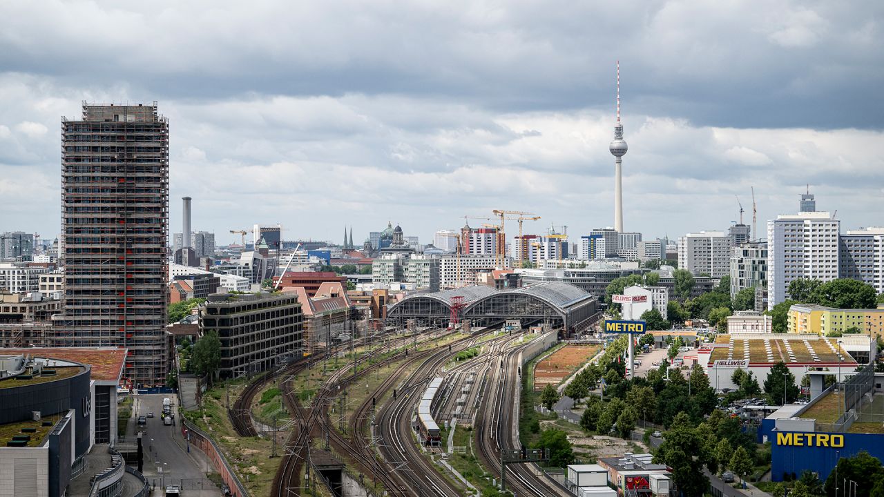 Aucun train régional ou intercity entre Charlottenburg et Ostbahnhof ।