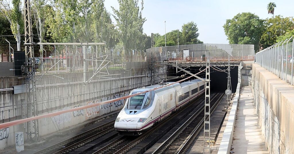 Avarie majeure sur l'AVE Madrid-Séville : des centaines de passagers bloqués en pleine Mancha