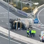 Conducteurs bloqués pendant 14 heures sur l'A-7 à cause d'un camion renversé