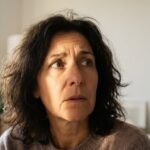 Découvrez le mystère : pourquoi notre regard sur la vie des autres éclaire souvent mieux nos propres choix !
