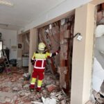 Déménagement d'urgence : 18 personnes évacuées d'un immeuble à Los Corrales de Buelna après un effondrement de toiture