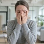 Des larmes sans raison et une irritation constante ? Découvrez ces 6 signes révélateurs que votre cerveau crie à l'aide !