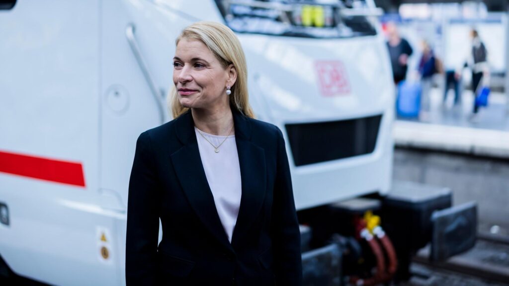 EVG attaque violemment la nouvelle patronne de la SNCF, Palla