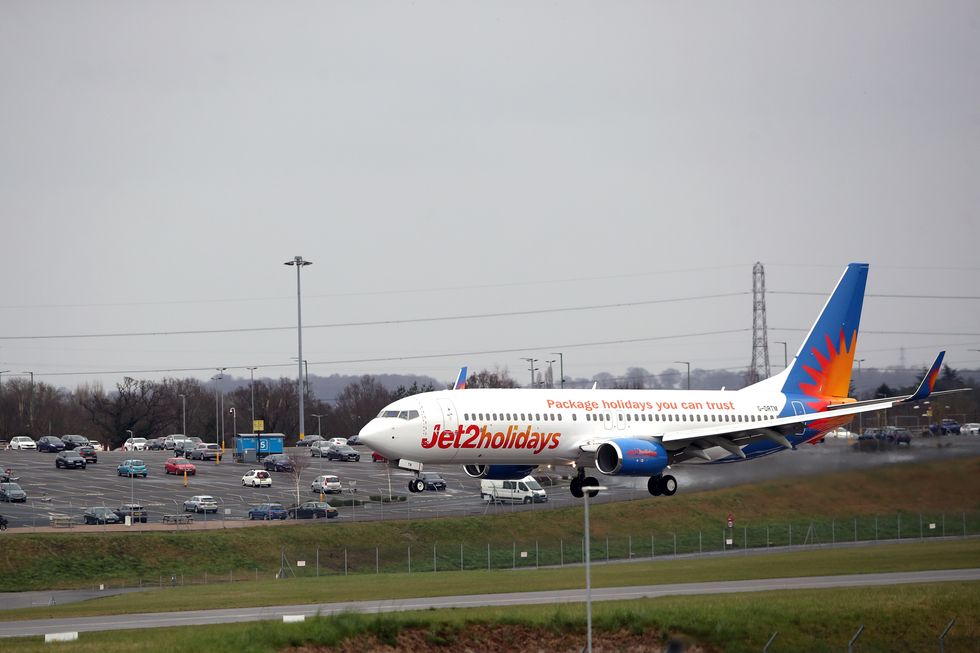 Un avion Jet2 atterrit à l'aéroport de Birmingham