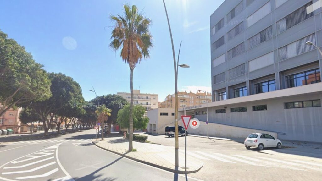Grue en déroute : un accident multiple à Almería, le conducteur s'enfuit !