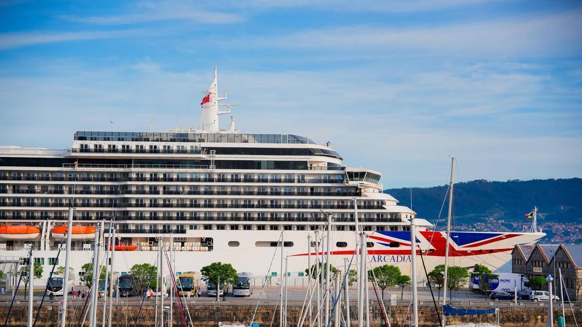 L'Arcadia fait escale à Vigo avec près de 2 000 croisiéristes
