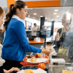 Les plats traditionnels des cantines scolaires remplacés par une nouvelle initiative de santé alimentaire