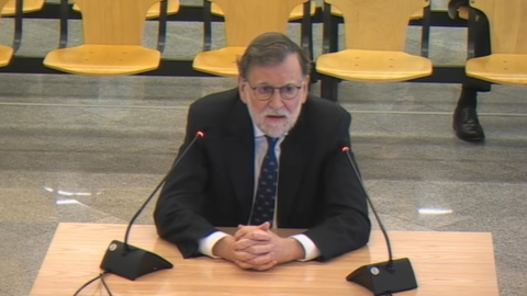 Mariano Rajoy dément les accusations de Bárcenas