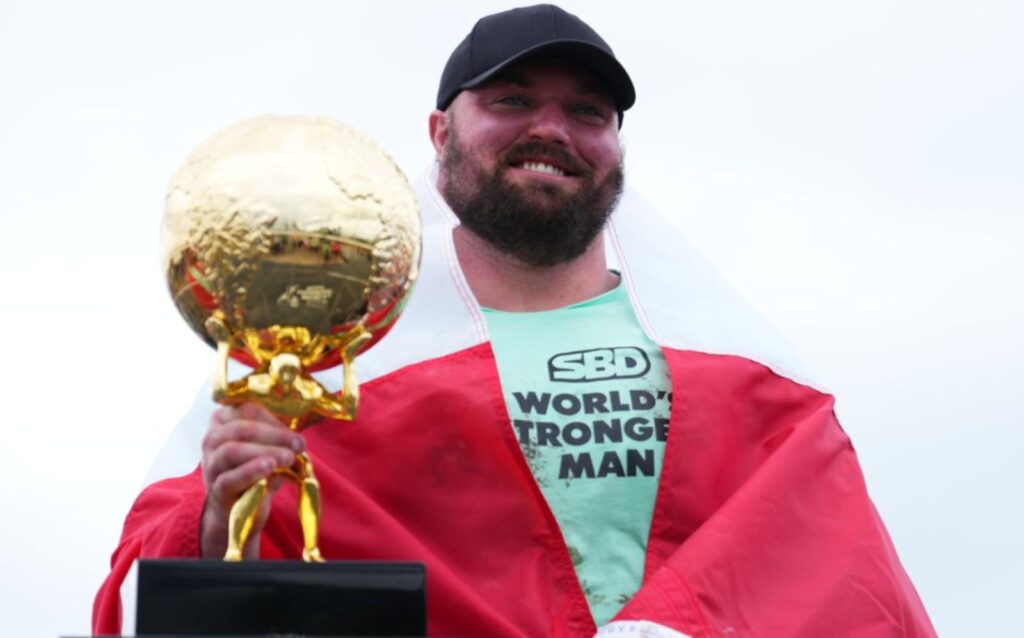 Mitchell Hooper Récupère Son Titre au Championnat du Monde de Force 2026 !