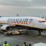 Passagers de Ryanair envahissent le tarmac pour empêcher un départ après un fiasco de contrôle aux frontières françaises
