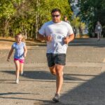 Quel âge doit avoir mon enfant pour courir à mes côtés ?