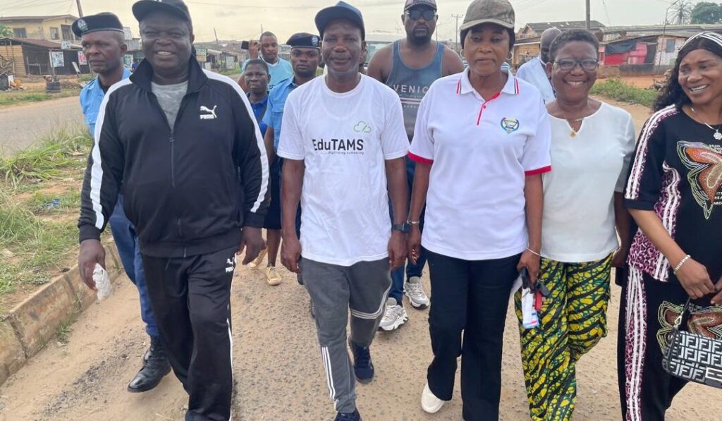 Rector Anime une Marche Fitness pour une Vie Saine à OSPOHAS