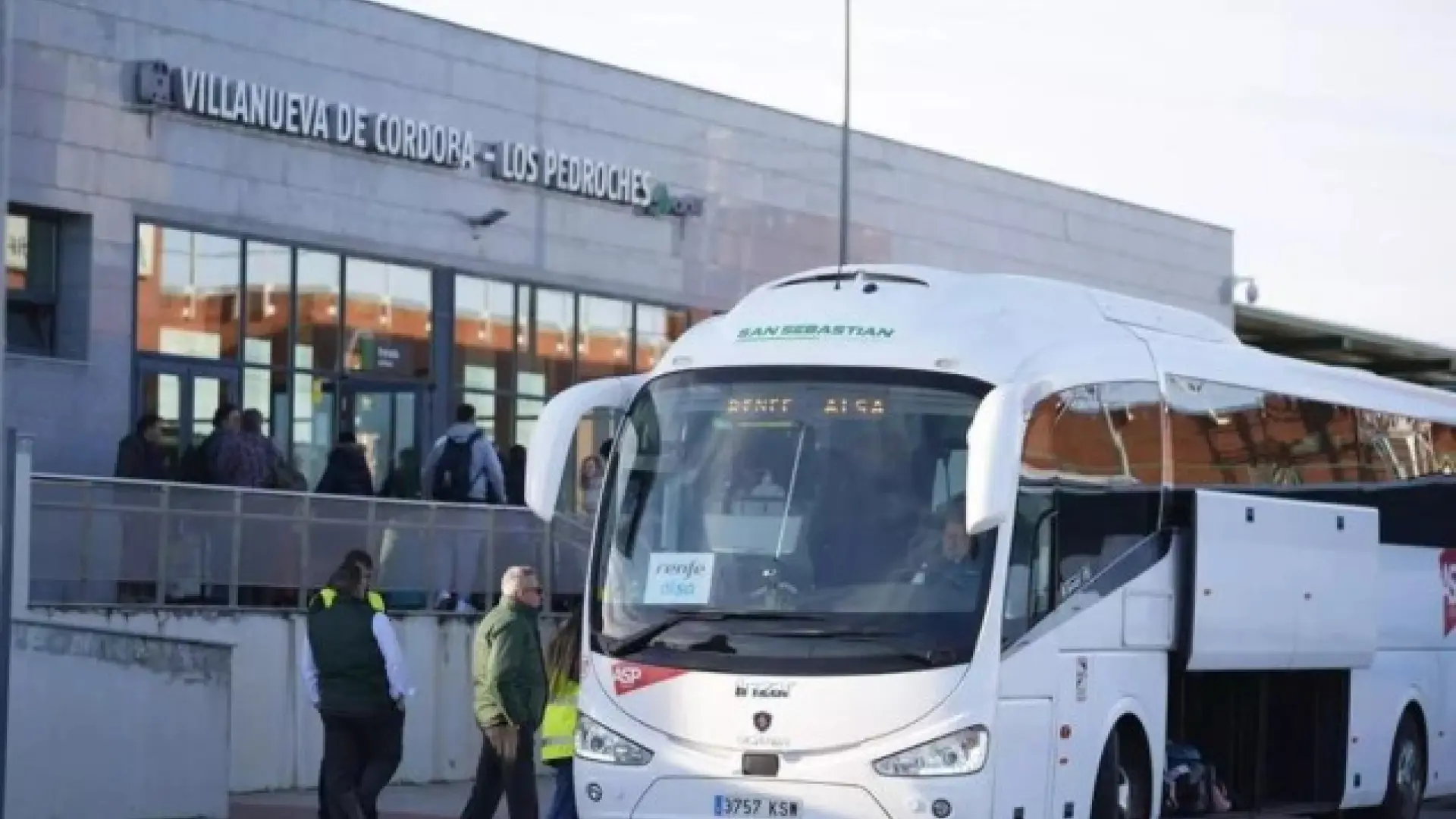 Renfe lance un service de bus alternatif, créant des tensions entre grands et petits acteurs du secteur
