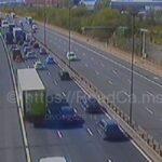 Retards à Spaghetti Junction après un spectaculaire accident de cinq voitures