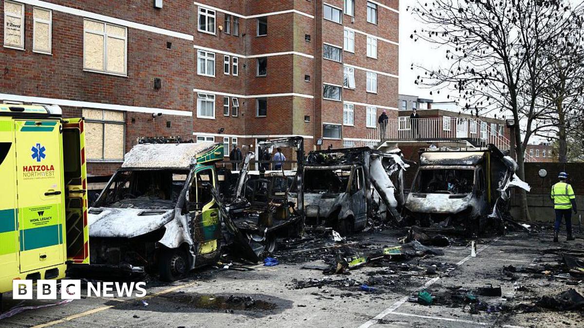 Trois nouvelles arrestations après l'incendie criminel de l'ambulance à Golders Green