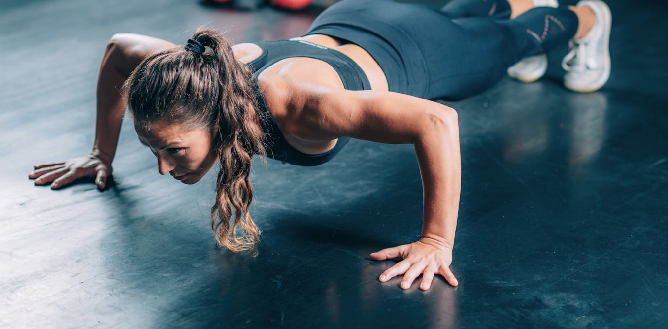 Un astuce de « push-up » pour femmes fait le buzz sur les réseaux sociaux – explications d'une anatomiste sur son efficacité