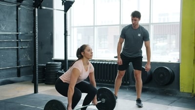 L'importance de l'entraînement en force dans un parcours de perte de poids.
