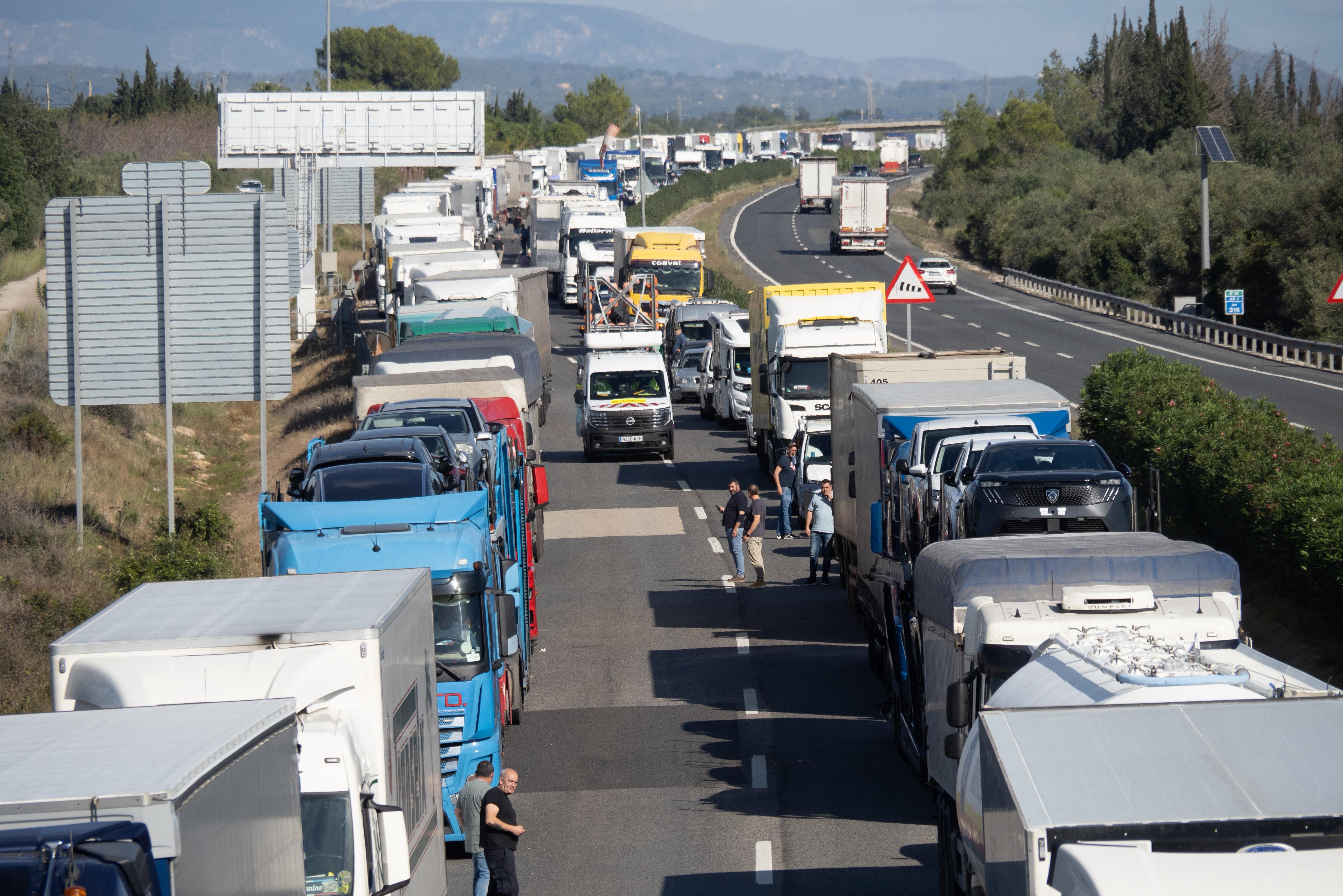 Intervention des pompiers suite à un accident sur la route