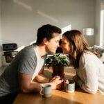 Brisez le silence : la clé des échanges efficaces en couple grâce à la méthode des 2 minutes !