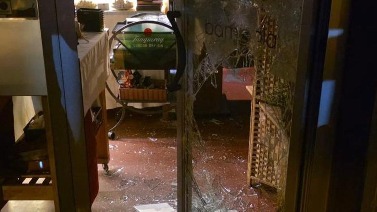 Des voleurs prennent un barman du Actur pour un agent secret !