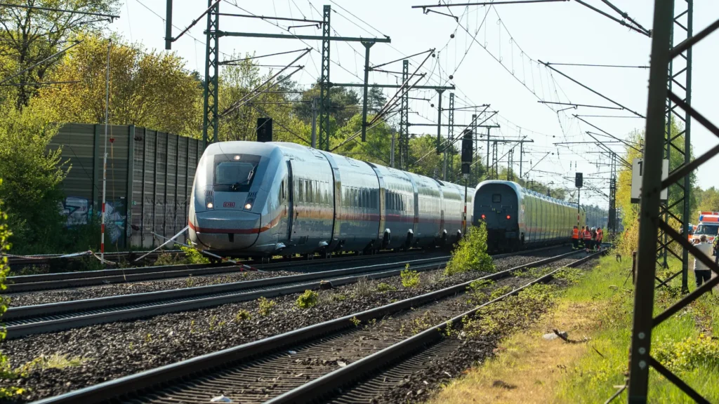 Evacuation de 460 passagers d'un ICE bloqué près de Lüneburg