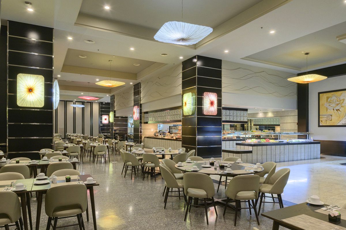 Le petit-déjeuner buffet est l'un des services les plus appréciés par les voyageurs d'affaires.