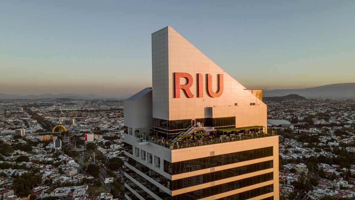 Riu Plaza Guadalajara offre une vue panoramique sur la ville.