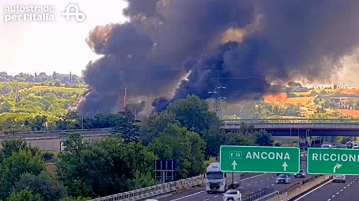 incendio-riccione-autostada