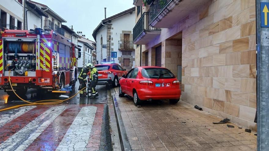 Blessé après un accident à Lakuntza : voiture sortie de la route et collision avec un bâtiment