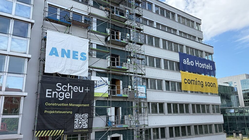 2 500 lits : le plus grand hostel d'Europe naît au Checkpoint Charlie