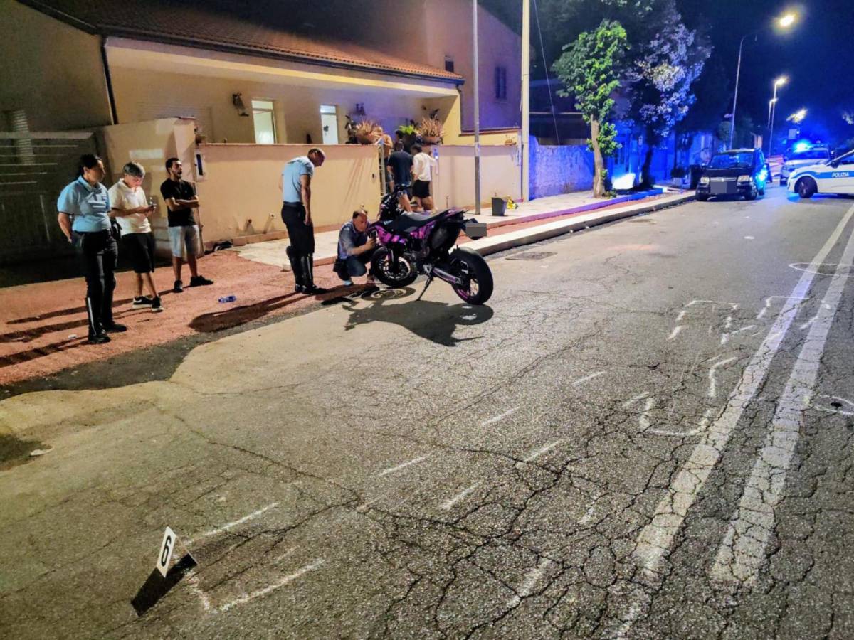 A 15 ans, elle meurt percutée : le motard de 20 ans arrêté, témoins affirment qu'il faisait des wheelings.