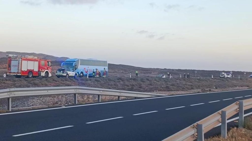 Deux morts dans une collision entre une voiture et un bus à Lanzarote