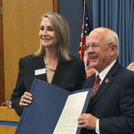État rend hommage à la carrière du président du Collège de Galveston