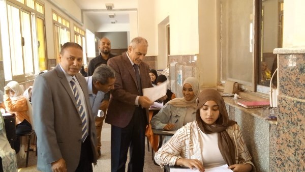 Examens universitaires à Aswan : Réunion sur les affaires estudiantines et lancement des travaux de voirie