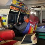 Exploration d'un parc d'attractions 'apocalyptique' figé dans le temps à Manchester