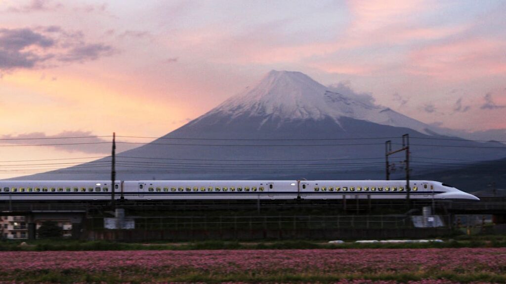 Infrastructures : Comment une différence de 36,8 cm rend le train japonais inégalé