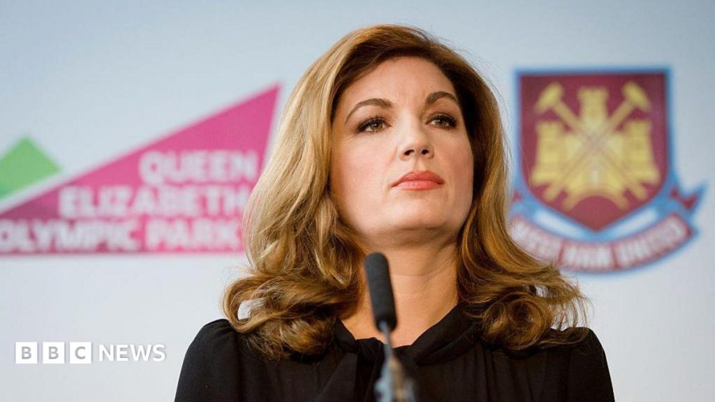 Karren Brady maintient son poste à West Ham malgré l'interdiction des femmes par Sullivan